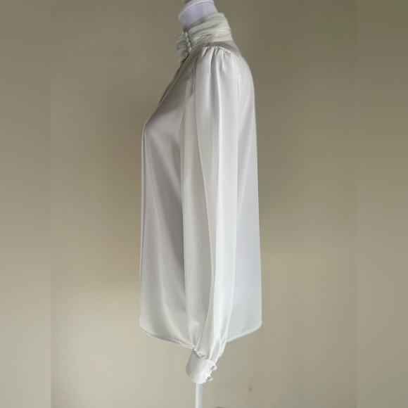 VINTAGE HIGH NECK PEARL LOOK BUTTON FRONT PLEAT DRESS BLOUSE, WHITE, SZ M-L - Picture 11 of 12